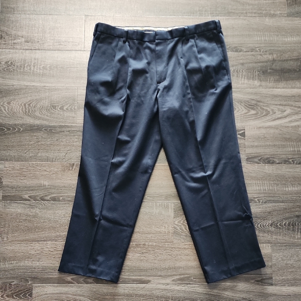 🎉 Dockers Pleated Classic Fit Chinos 🎉